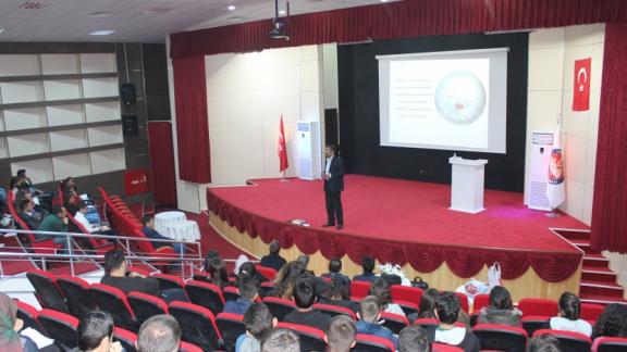Sivas İl Emniyet Müdürlüğü Terörle Mücadele kapsamında ilçemizde konferans verildi.