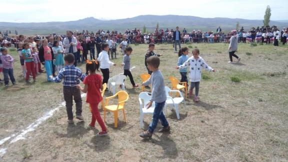 Gemerek Kaymakamlığımız ve İlçe Milli Eğitim Müdürlüğümüz tarafından 23 Nisan Etkinlikleri kapsamında Karagöl Köyünde çocuklar için 